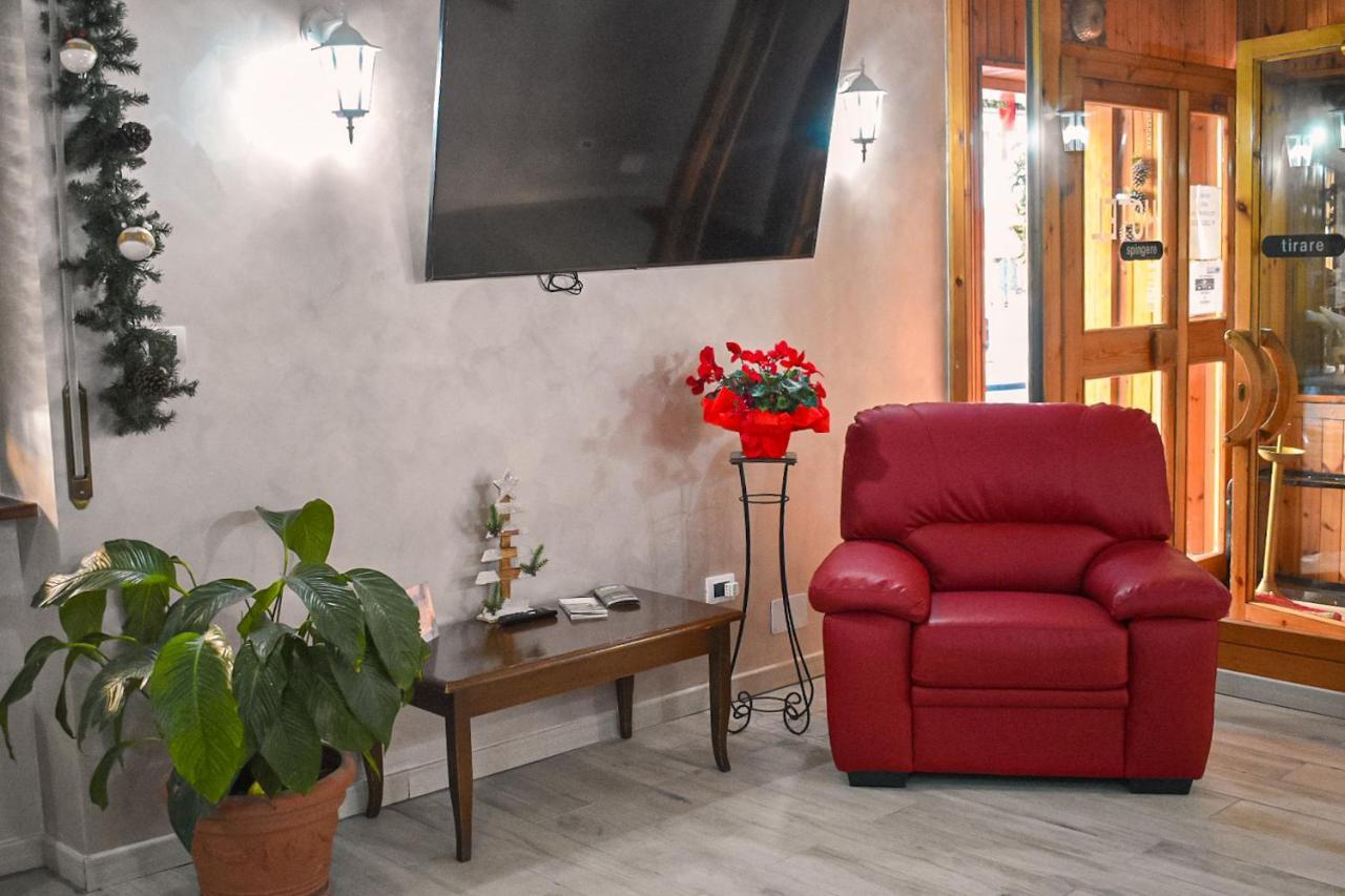 קמיליאטלו סילאנו Lo Sciatore Hotel & Restaurant מראה חיצוני תמונה