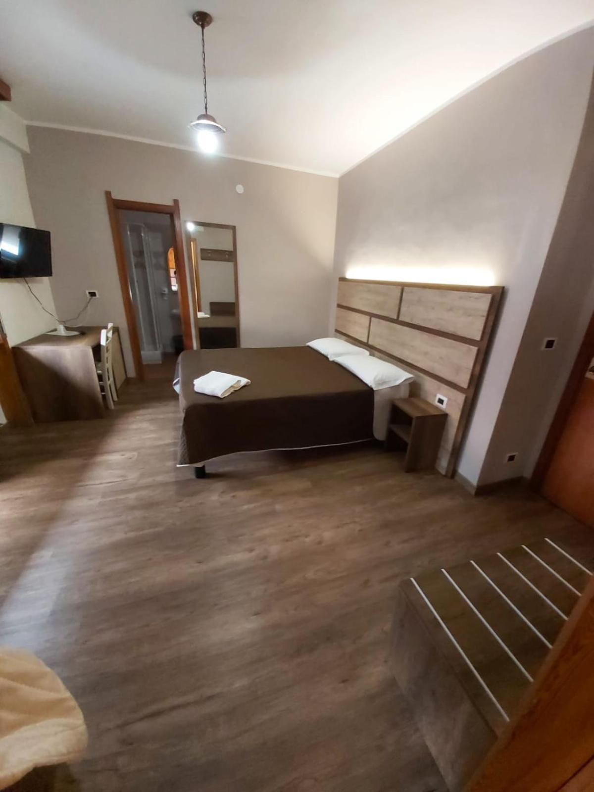 קמיליאטלו סילאנו Lo Sciatore Hotel & Restaurant מראה חיצוני תמונה